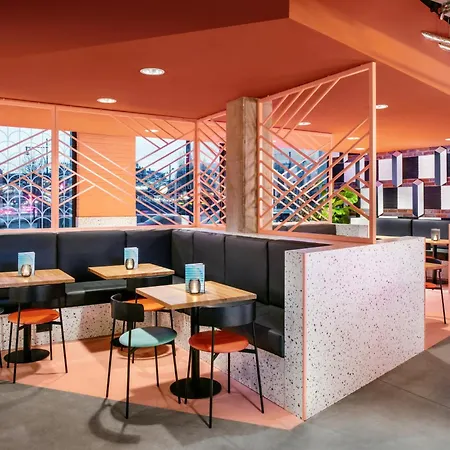 Отель The Social Hub Alexanderplatz Extended